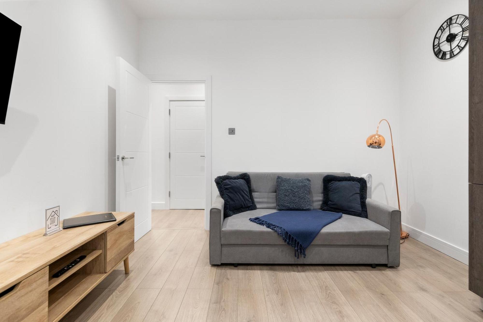 Welcoming And Spacious Apartment- Excellent Location ロンドン エクステリア 写真