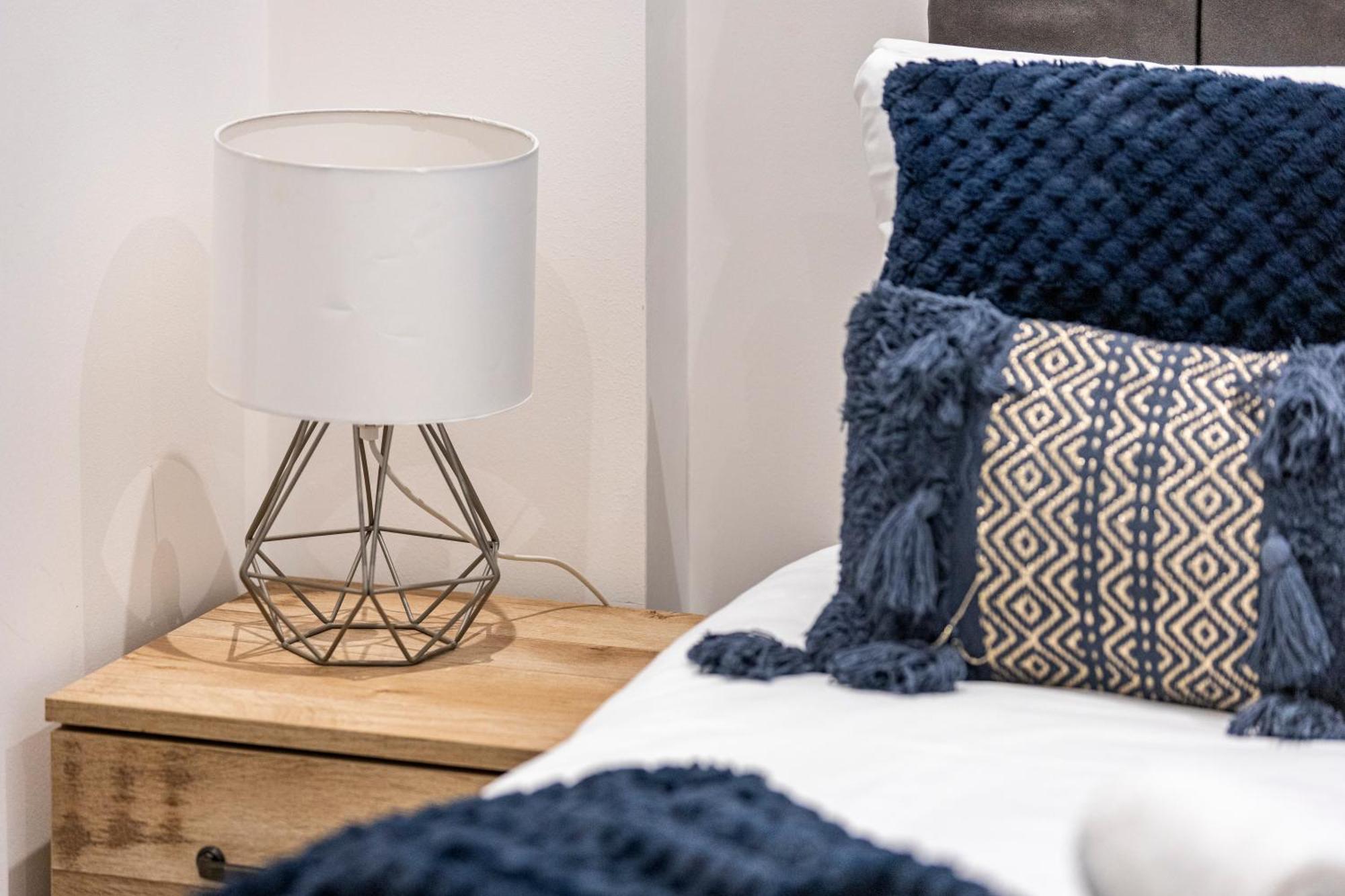 Welcoming And Spacious Apartment- Excellent Location ロンドン エクステリア 写真